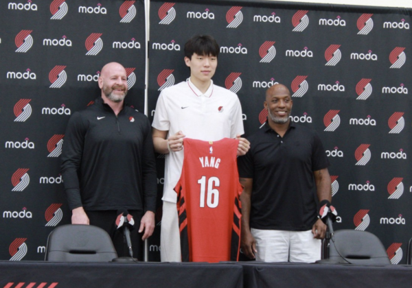 鑫耀证券 杨瀚森进NBA，突然成男篮救星！之前1场打2分钟，现在不来都不行