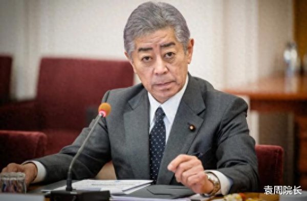 牛盈宝 王毅外长抵马来参会, 第一个见的人不是鲁比奥, 4字说透对他态度