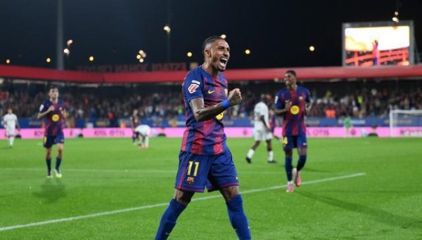 牛操盘 曼联盯上拉菲尼亚，才发现他早已是弗里克手下最稳的王牌